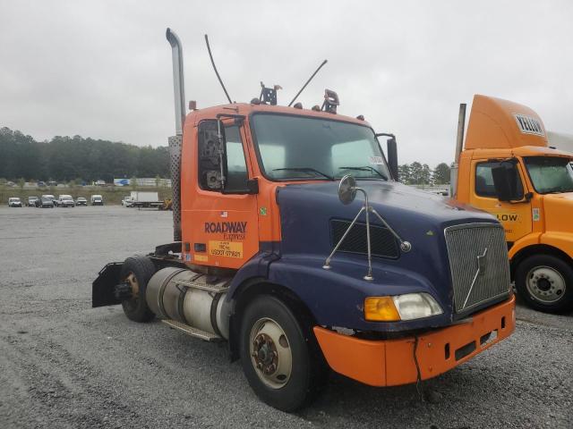  Salvage Volvo Vn