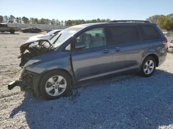  Salvage Toyota Sienna