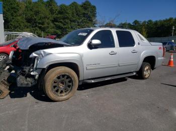  Salvage Chevrolet Avalanche