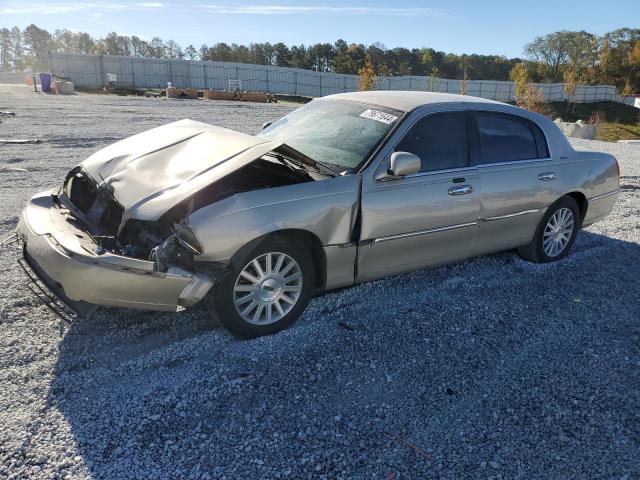  Salvage Lincoln Towncar