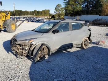  Salvage Nissan Kicks