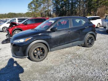  Salvage Nissan Kicks