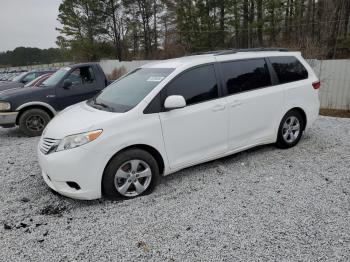  Salvage Toyota Sienna