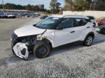  Salvage Nissan Kicks