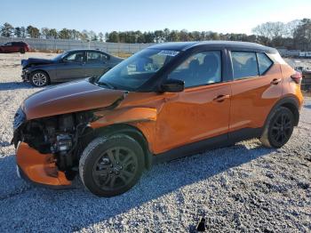  Salvage Nissan Kicks