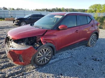  Salvage Nissan Kicks