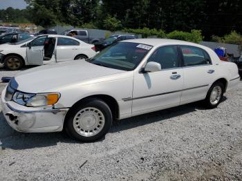  Salvage Lincoln Towncar