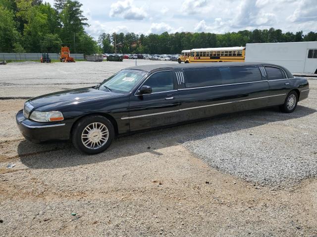 Salvage Lincoln Towncar