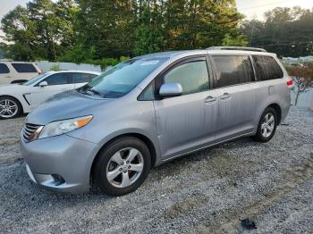 Salvage Toyota Sienna