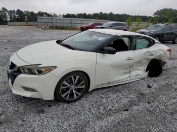  Salvage Nissan Maxima