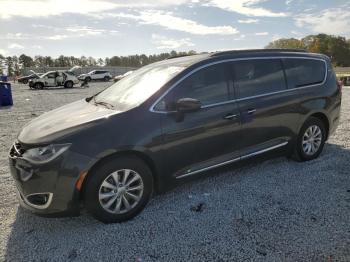  Salvage Chrysler Pacifica