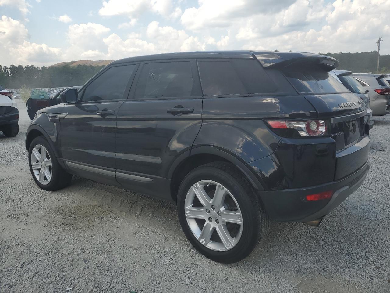 Land Rover Range Rover Pure Plus Image 2
