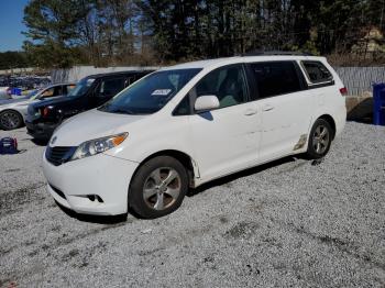  Salvage Toyota Sienna