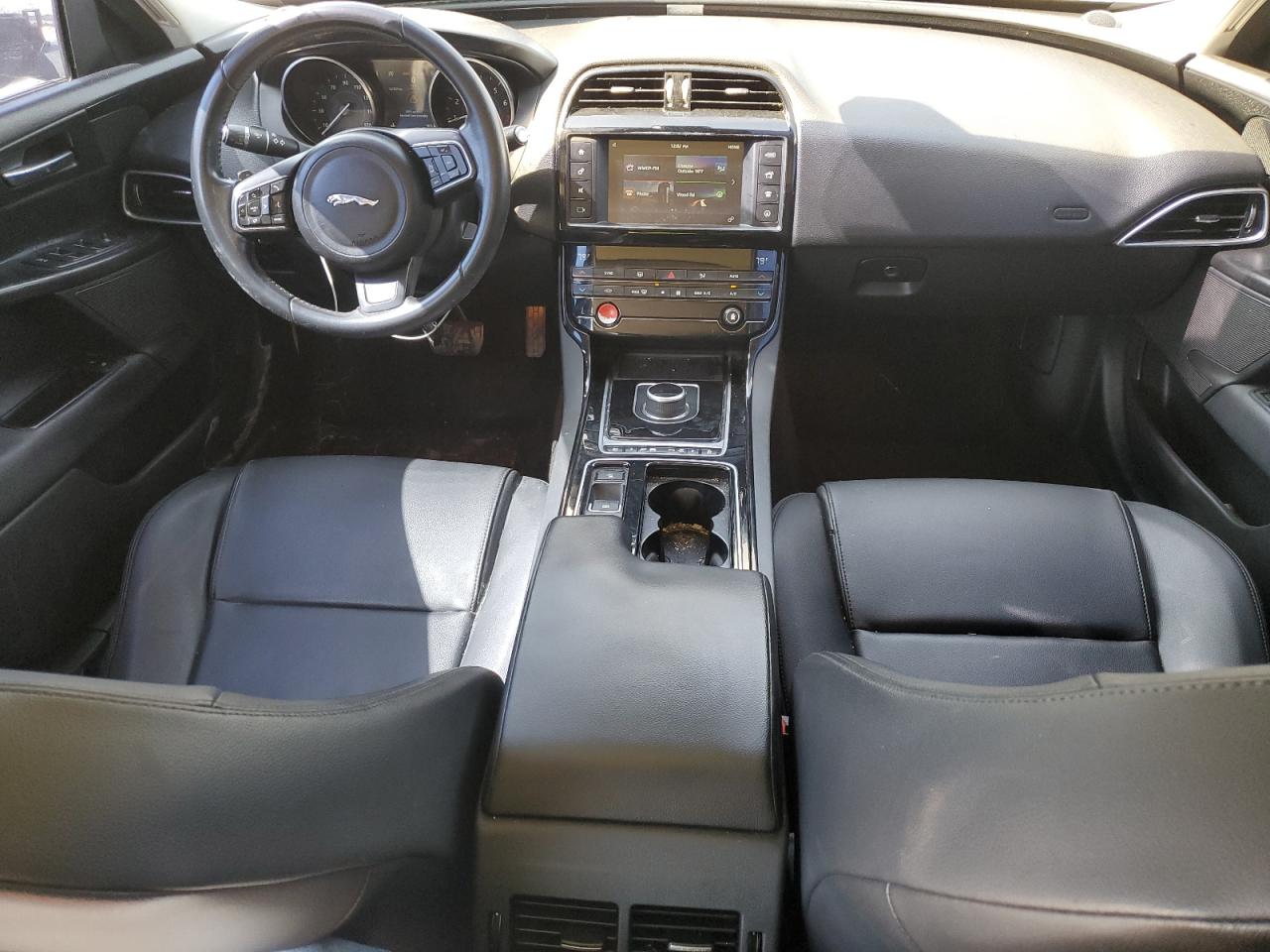 Jaguar XE Image 4