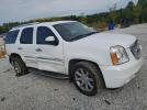 GMC Yukon Denali Image 3