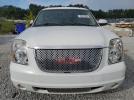 GMC Yukon Denali Image 8