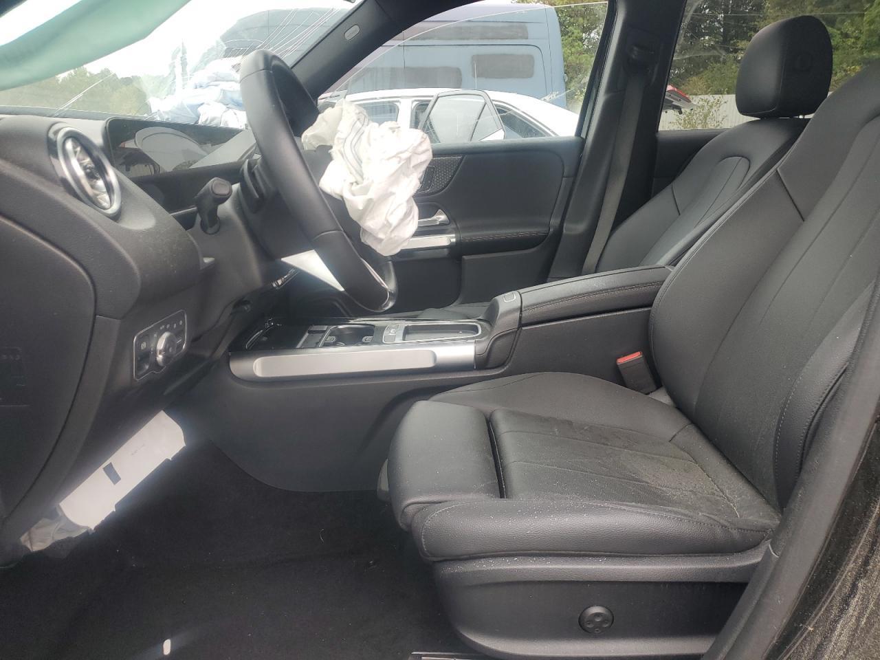 Mercedes-Benz GLB 250 Image 6