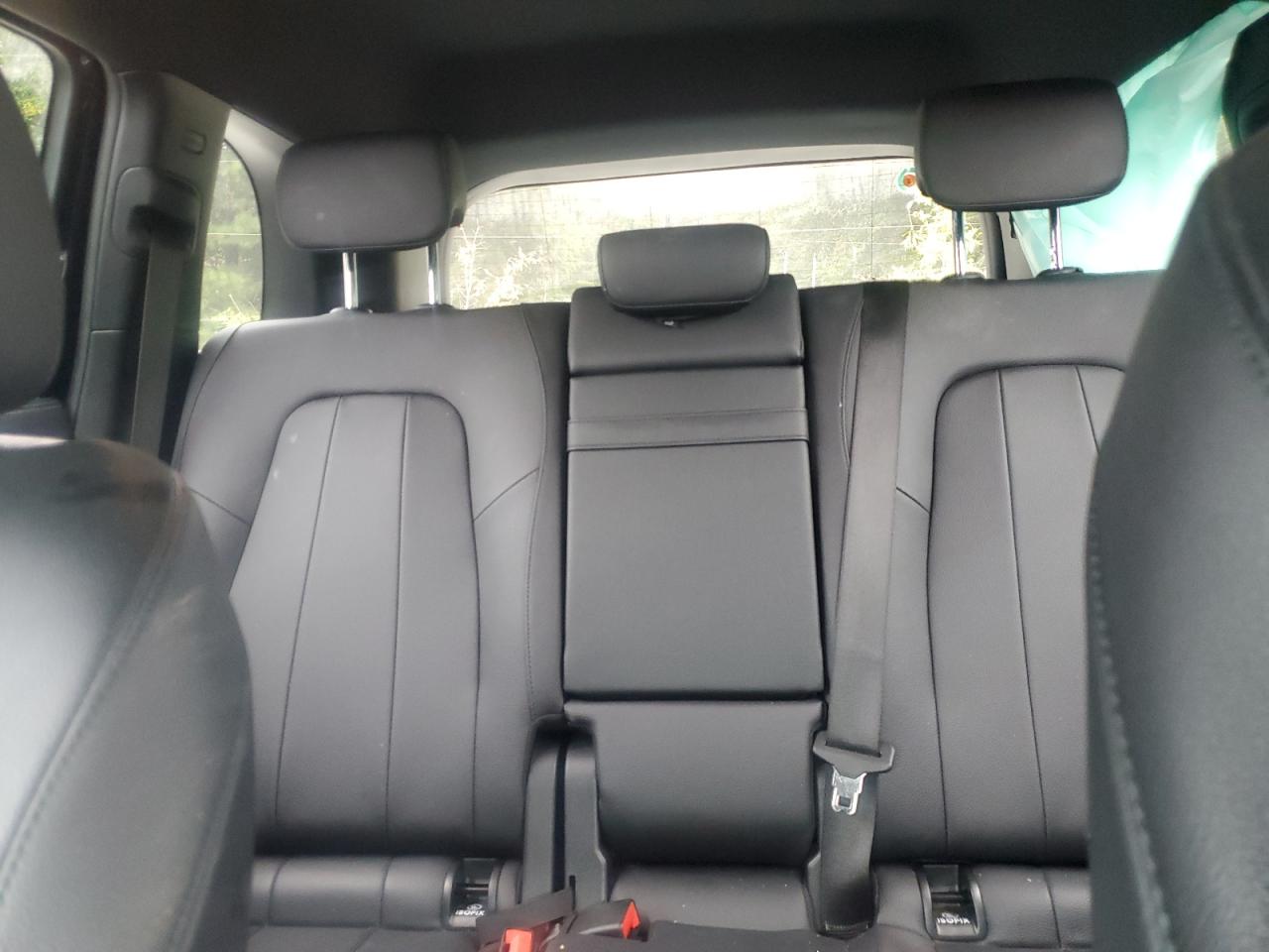 Mercedes-Benz GLB 250 Image 11