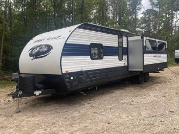  Salvage Cherokee Grey Wolf