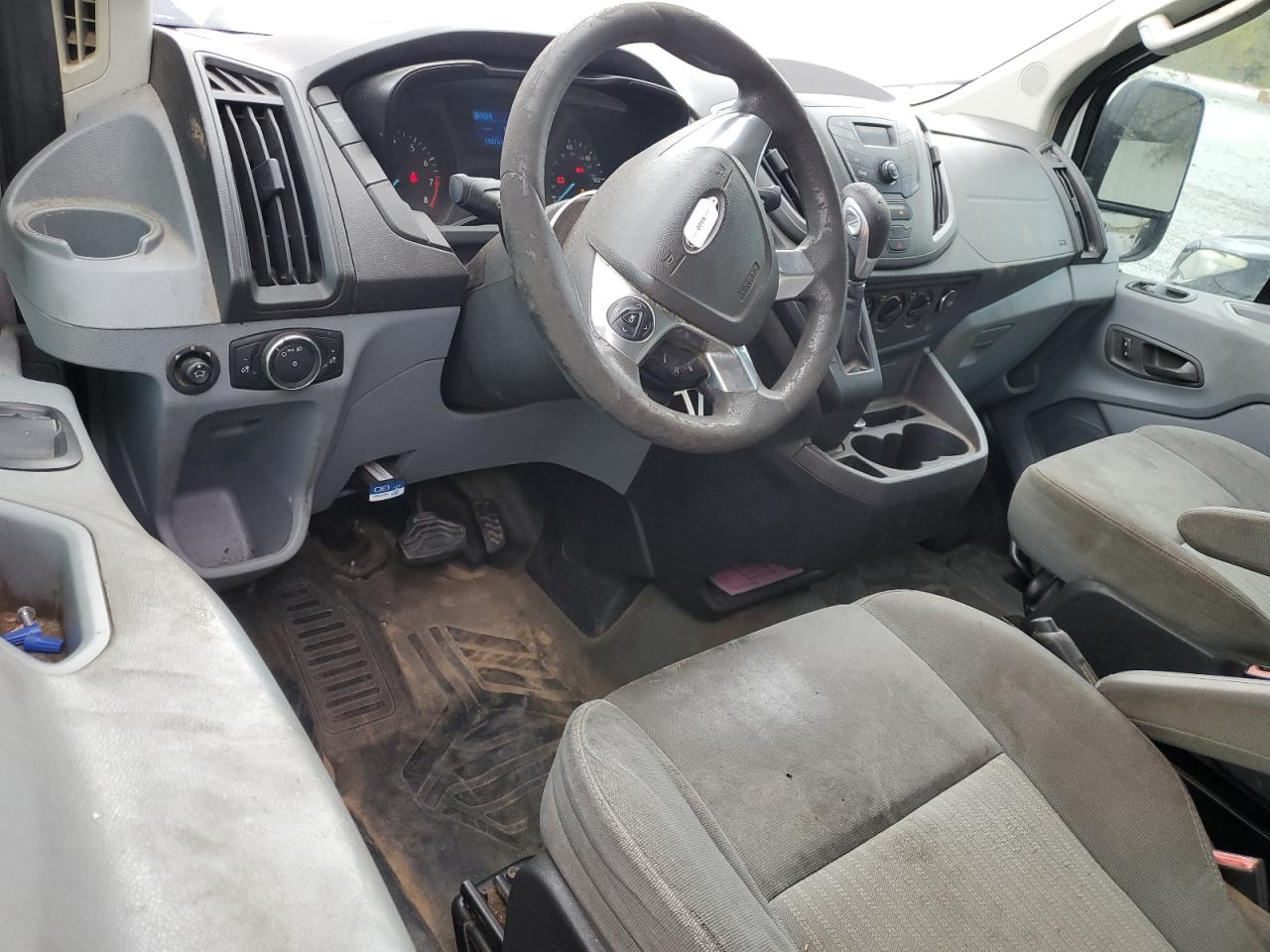 Ford Transit T-250 Image 13