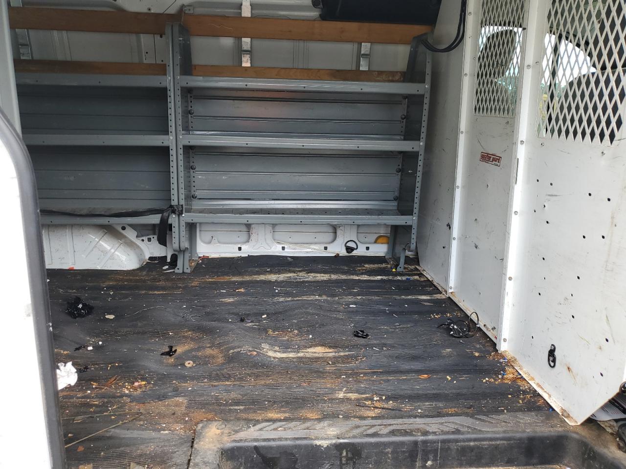 Ford Transit T-250 Image 12