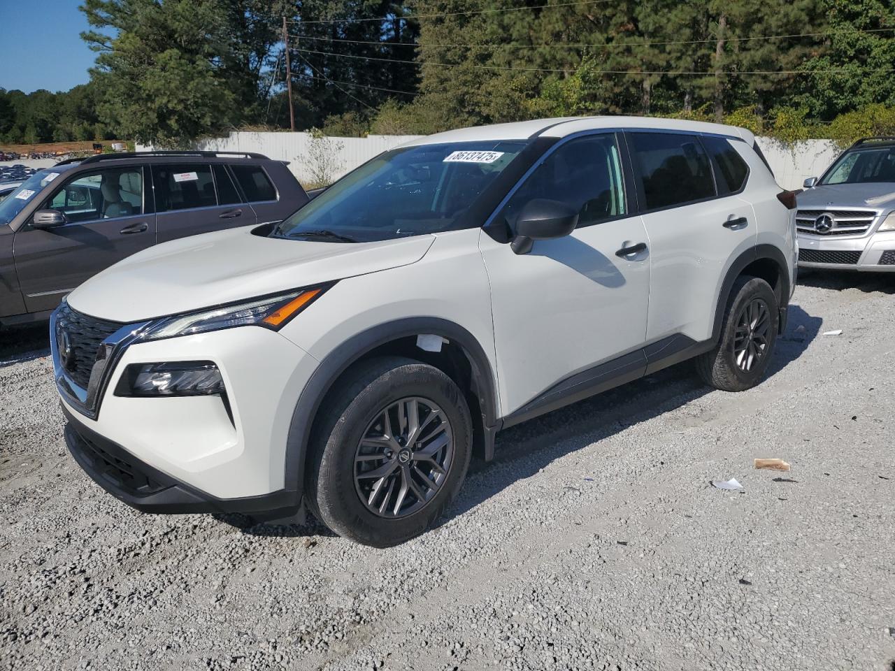 Nissan Rogue S Image 1