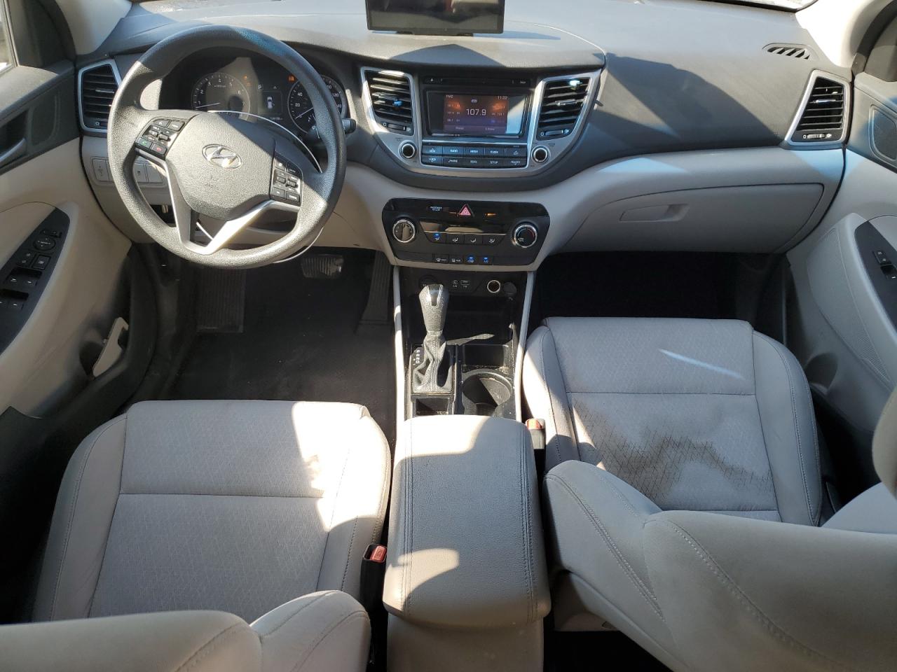 Hyundai TUCSON Limited Image 3