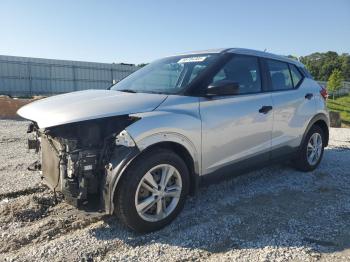  Salvage Nissan Kicks