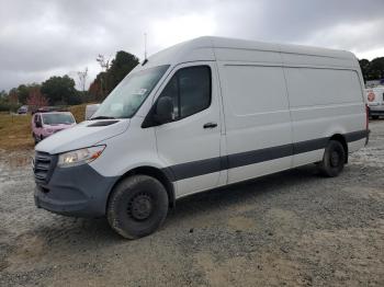  Salvage Mercedes-Benz Sprinter