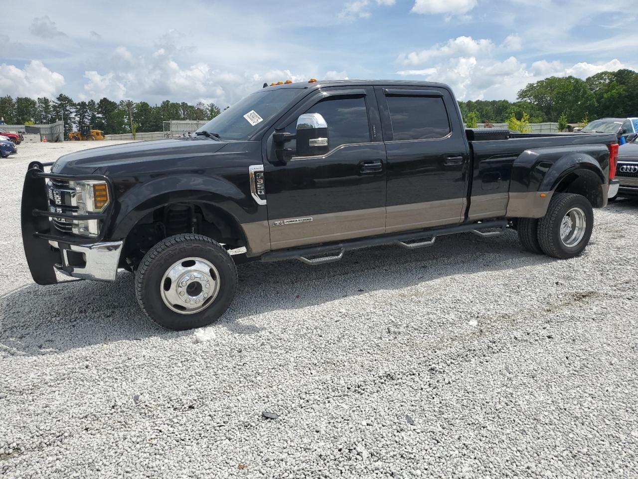 Ford F-350 Super Duty Image 1