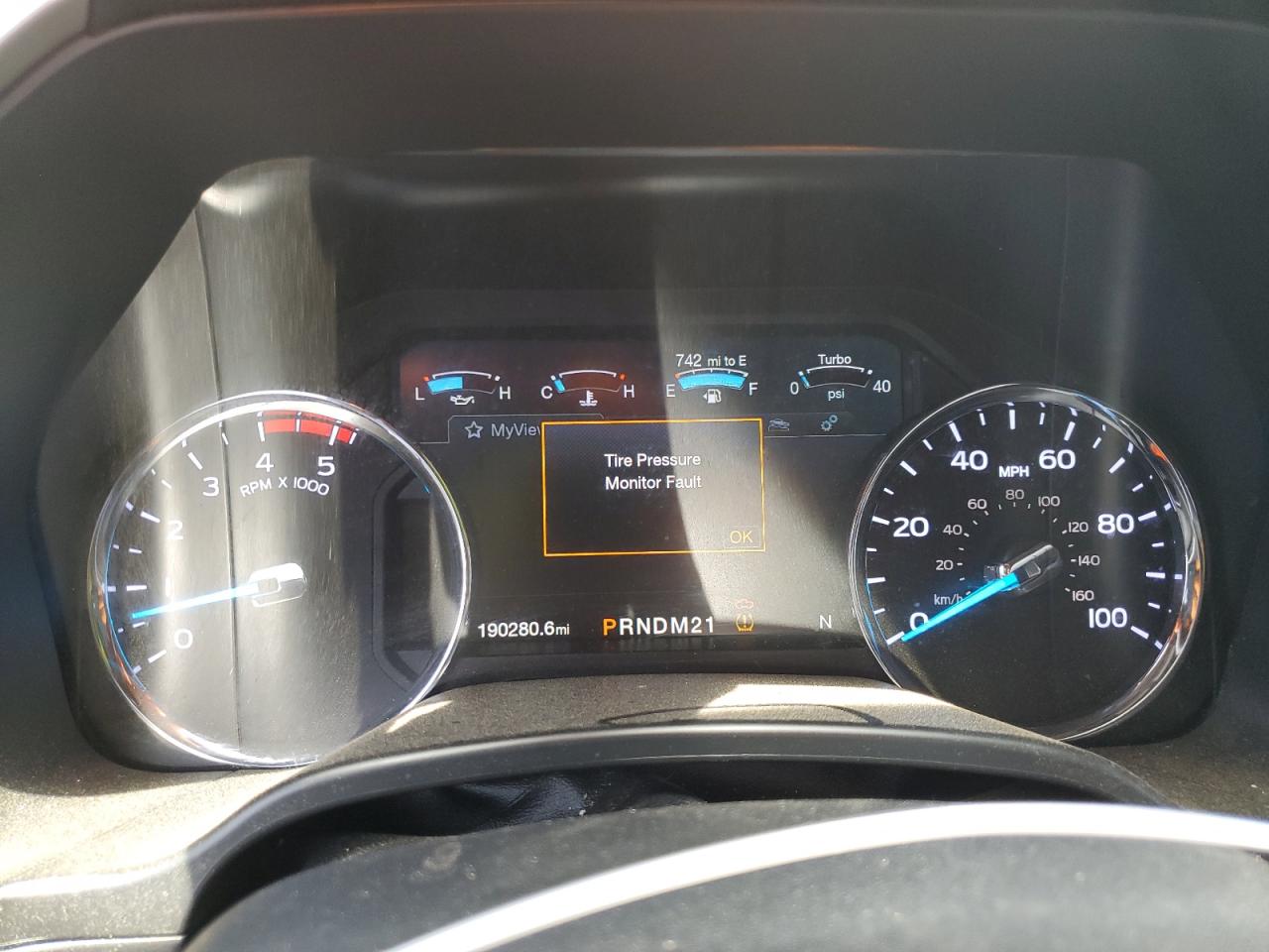 Ford F-350 Super Duty Image 8