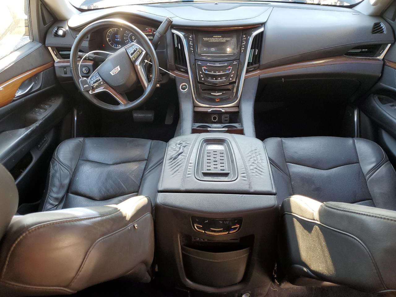 Cadillac Escalade Premium Image 2