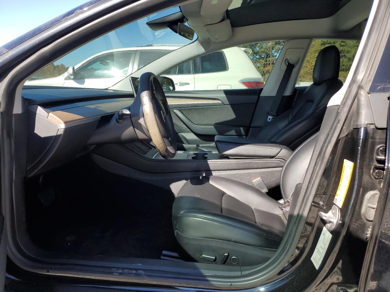 Tesla Model 3 Image 12