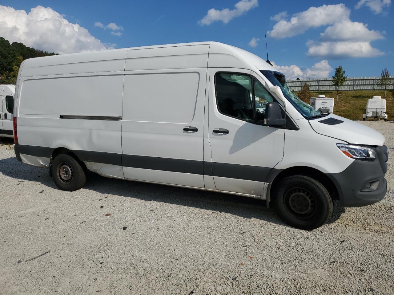Mercedes-Benz Sprinter 2500 Image 5
