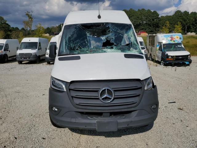Mercedes-Benz Sprinter 2500 Image 3
