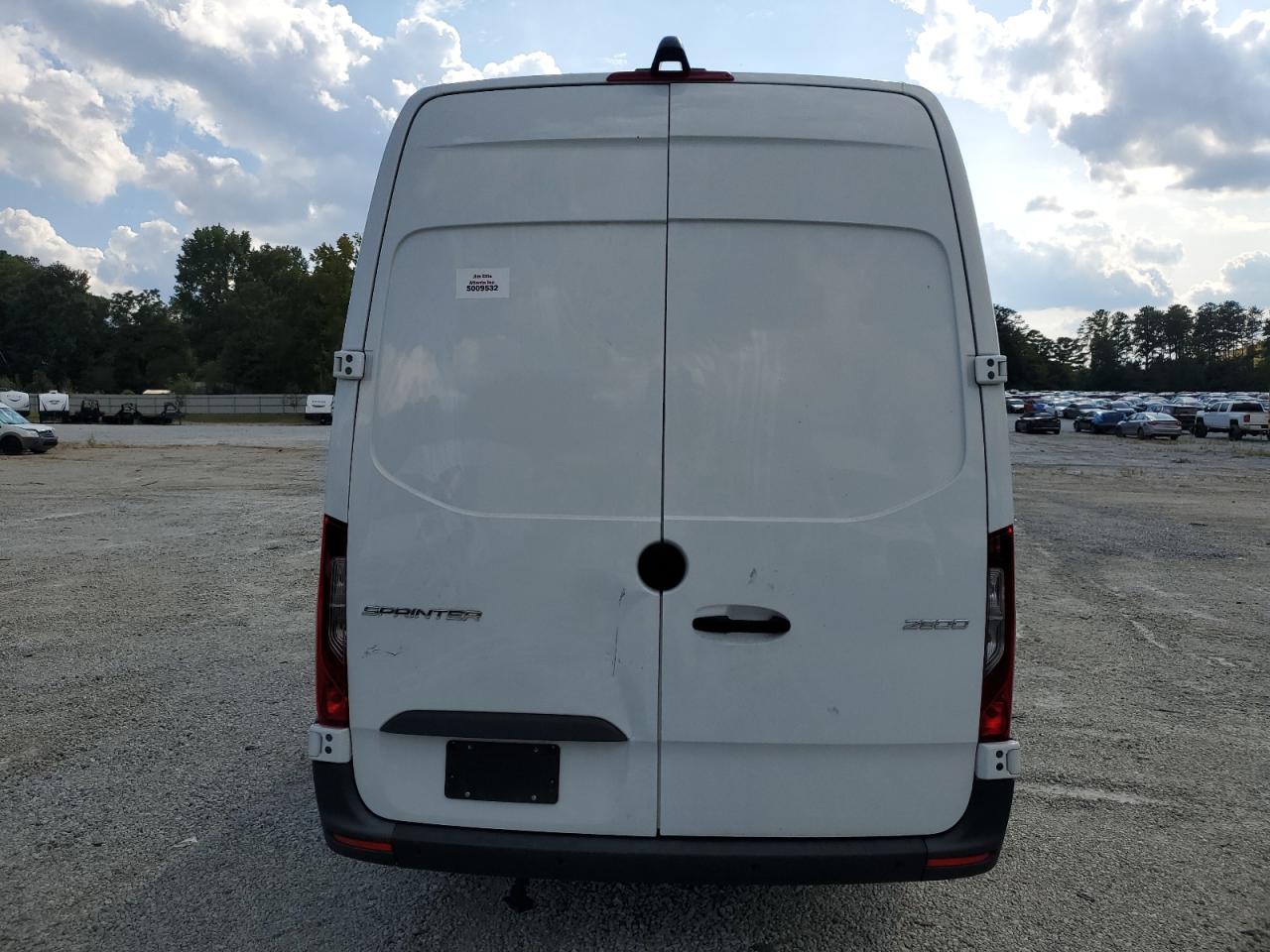 Mercedes-Benz Sprinter 2500 Image 6