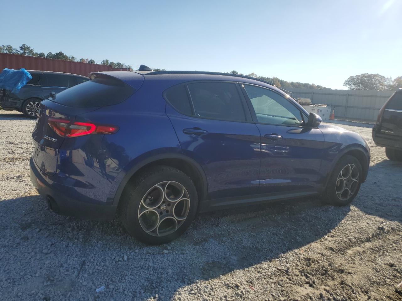 Alfa Romeo Stelvio Image 9