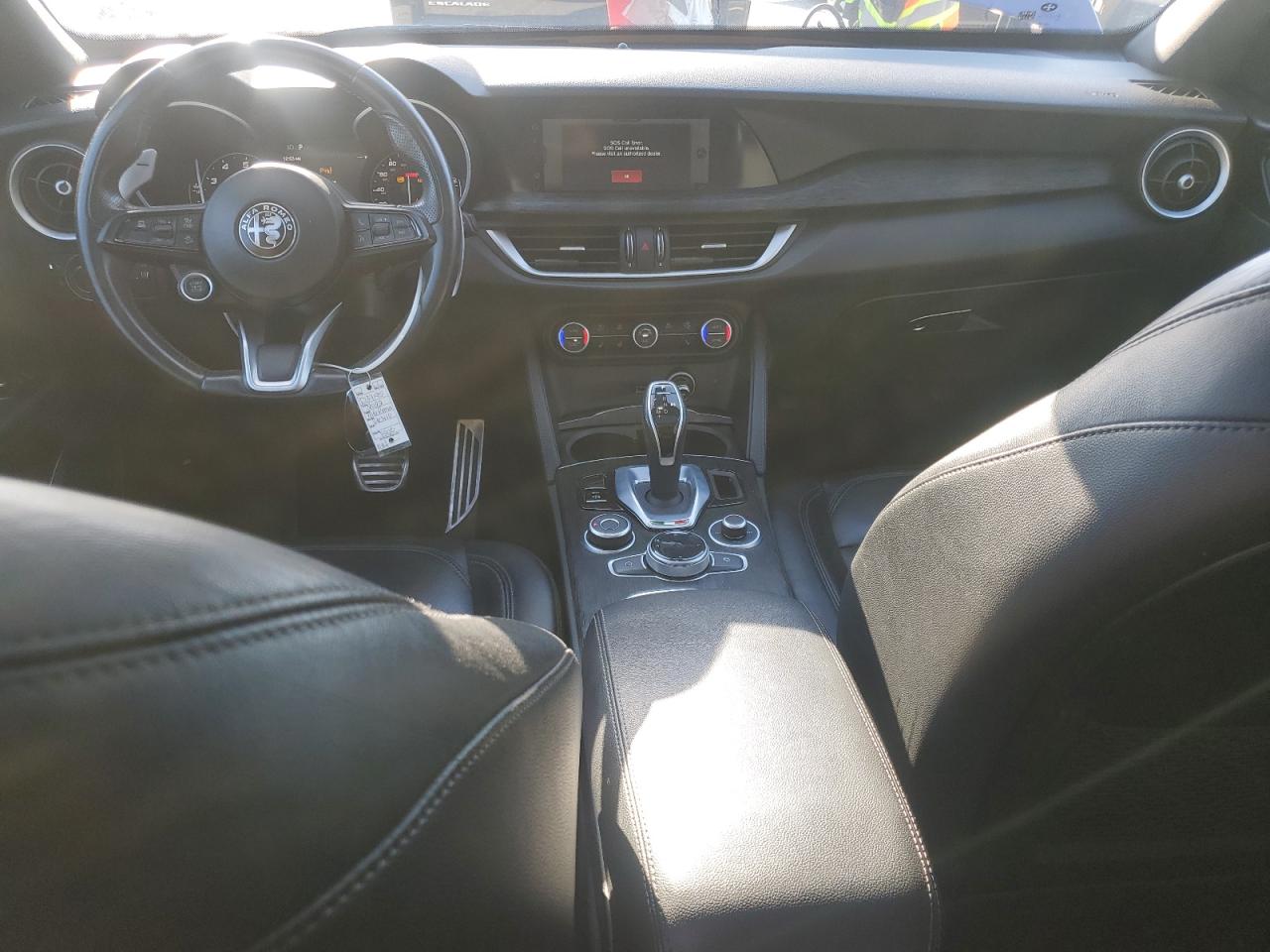 Alfa Romeo Stelvio Image 3