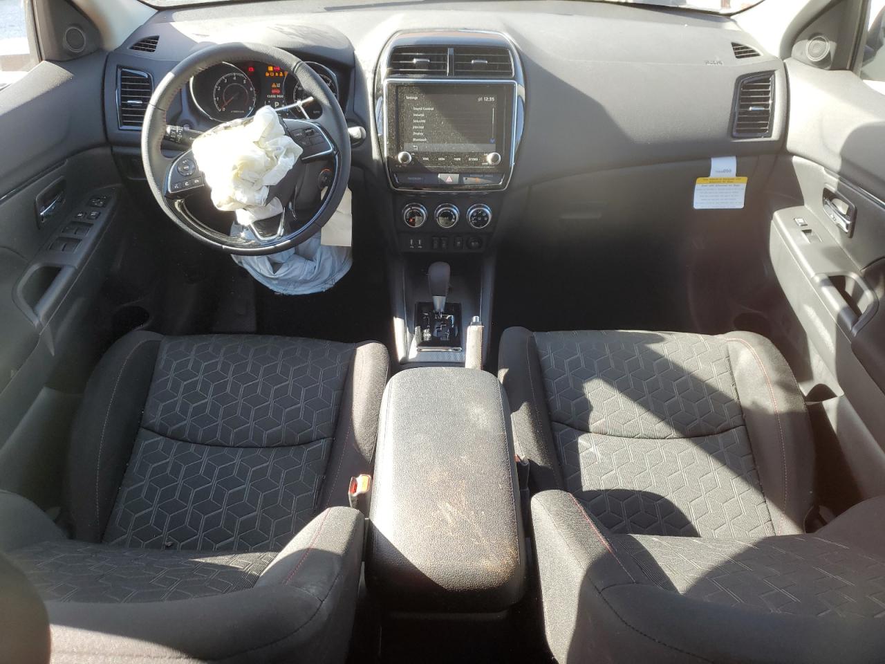 Mitsubishi Outlander S Image 13