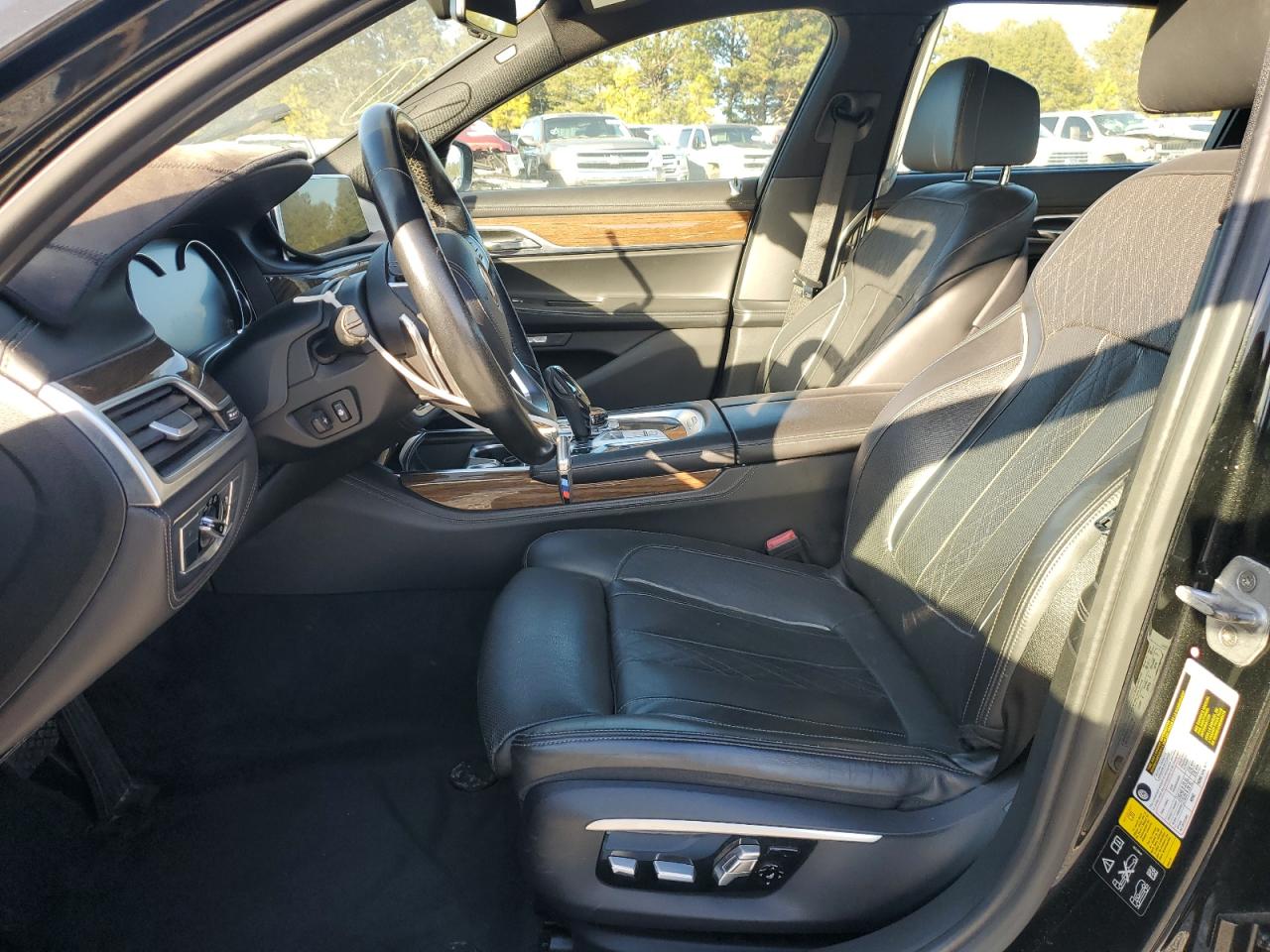 BMW 7 Series Xi Image 2