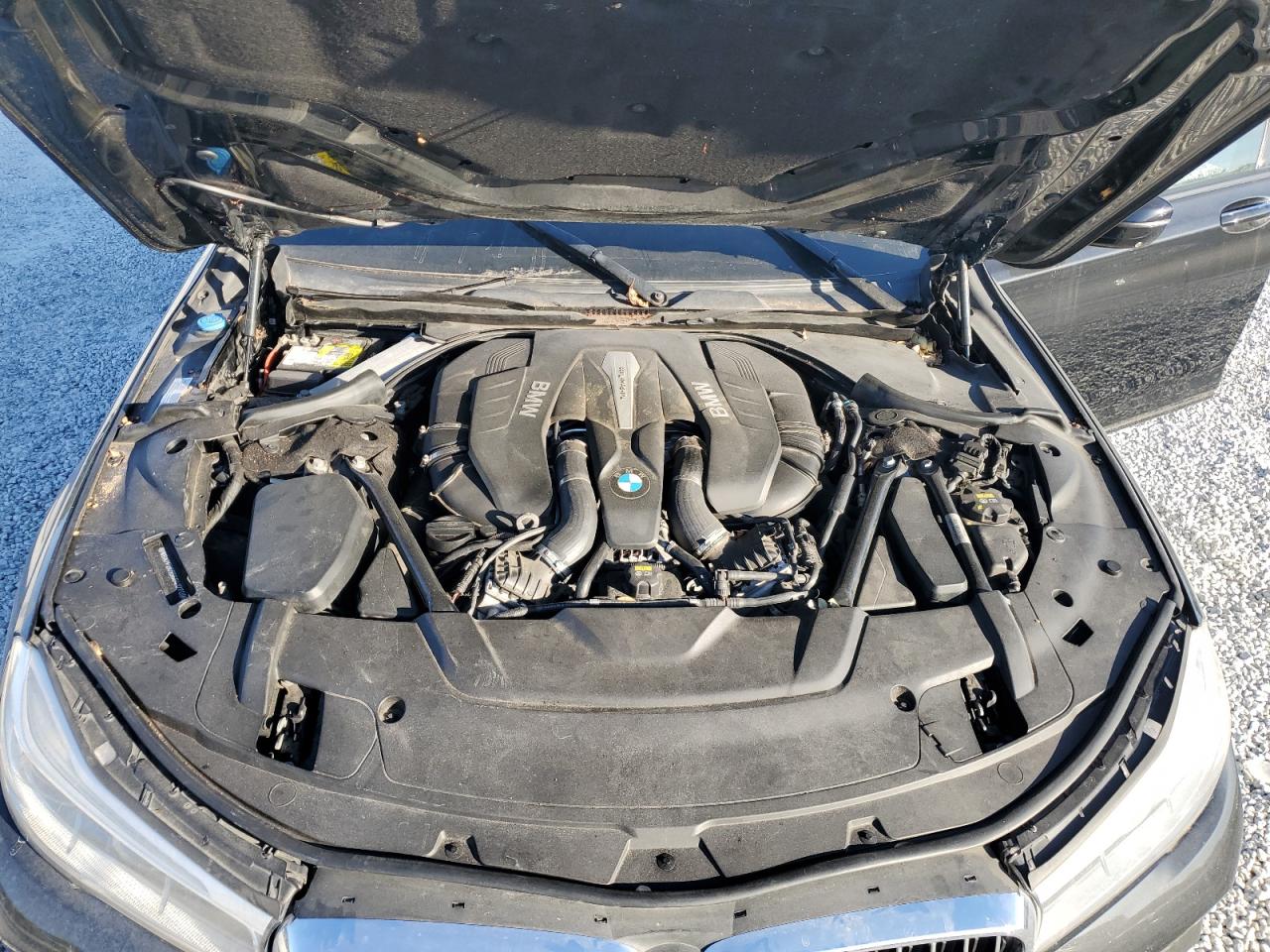 BMW 7 Series Xi Image 7