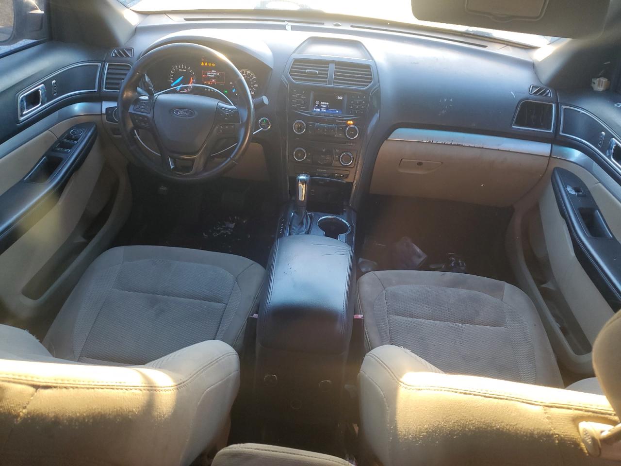 Ford Explorer Xlt Image 8