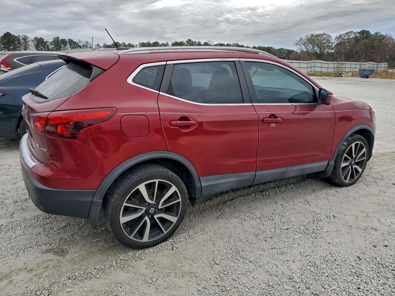 Nissan Rogue S Image 9