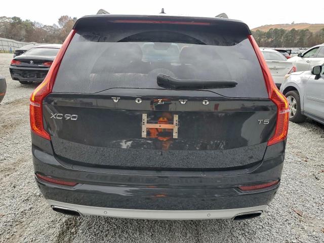 Volvo XC90 T5 Image 3