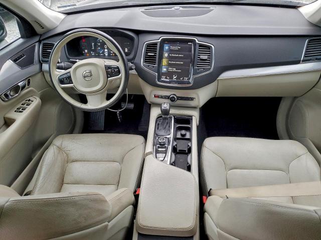 Volvo XC90 T5 Image 6