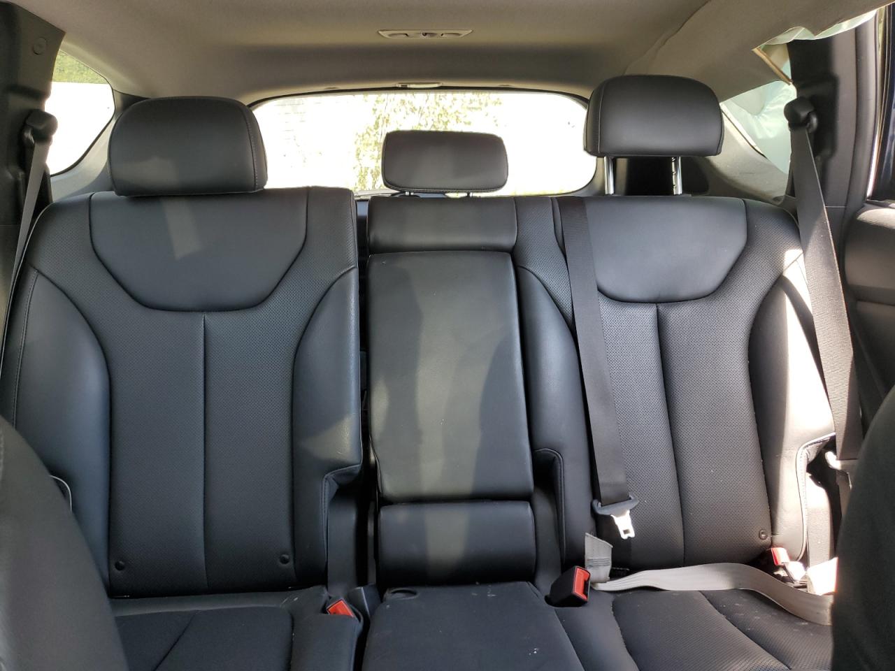 Hyundai SANTA FE Limited Image 2