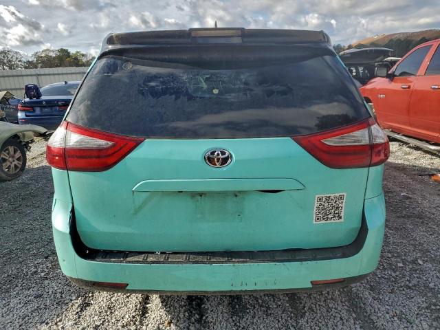 Toyota Sienna L Image 10