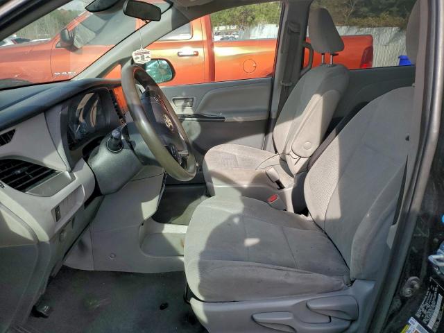 Toyota Sienna L Image 5