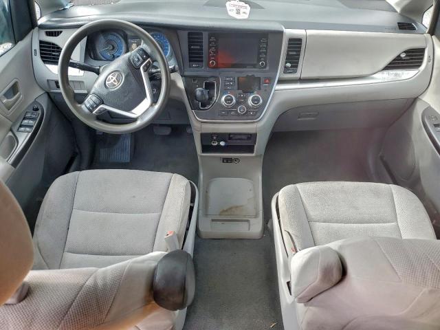 Toyota Sienna L Image 4
