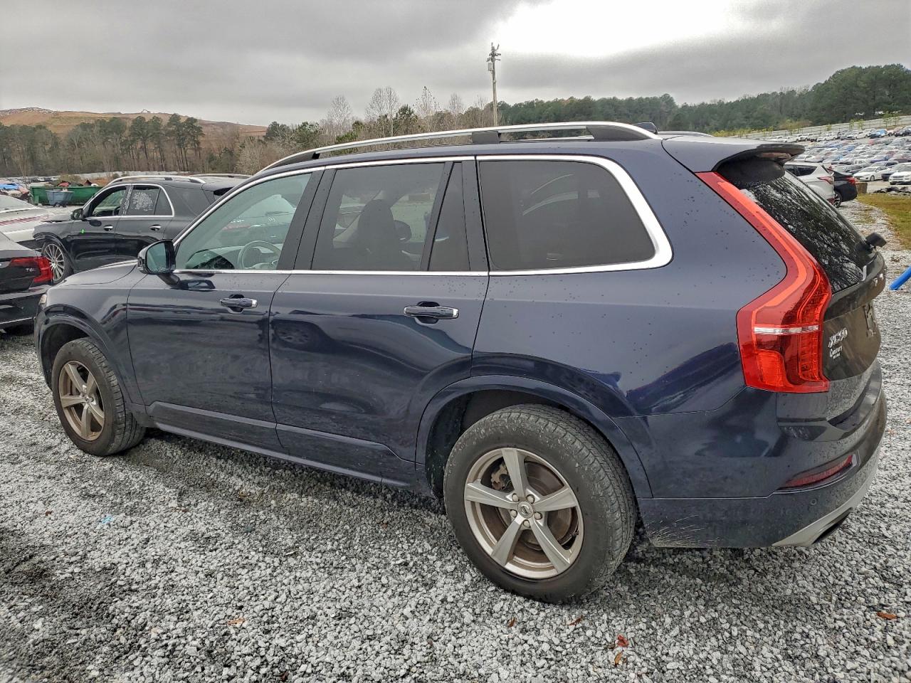 Volvo XC90 T5 Image 10